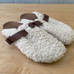 Time and Tru Faux Sherpa Clogs Mules size 9
